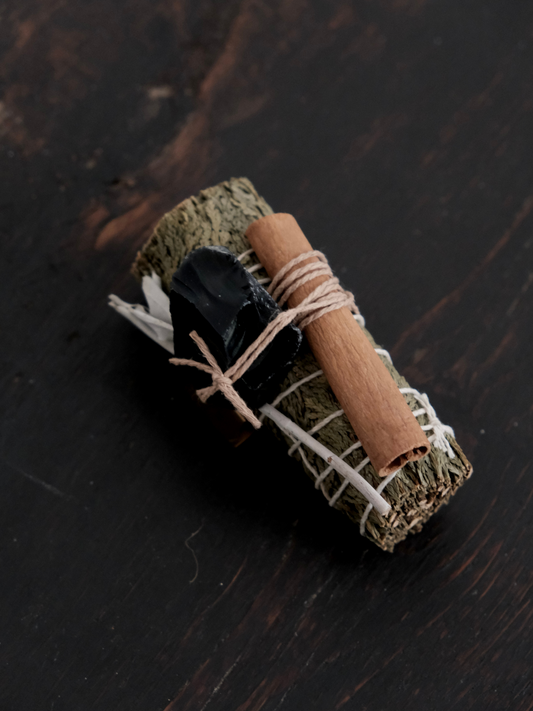 Cedar Smudge Stick (obsidian crystal) (守护雪松杖)