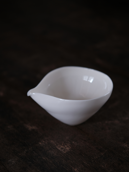 White Porcelain Fairness Cup (白瓷公道杯)